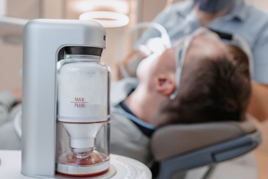 Zahnkonform Professionelle Zahnreinigung mit Airflow - unsere Praxen in Pforzheim und Entringen