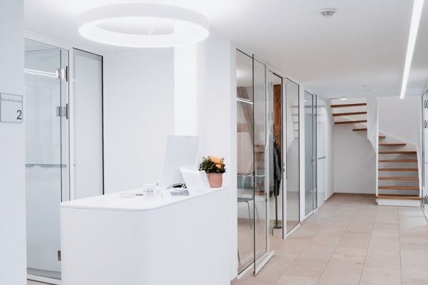 Zahnkonform Dr. Walker und Kollegen Entringen Empfang mit Licht
