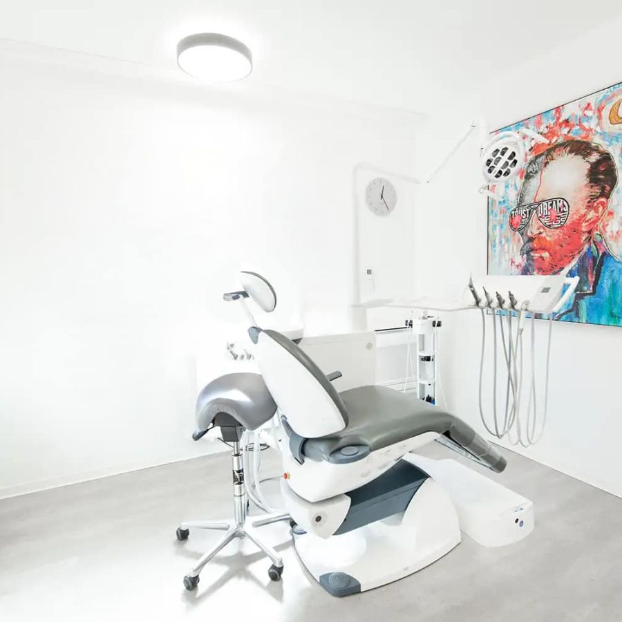 Behandlungszimmer in der Zahnarztpraxis Zahnkonform – Dr. Morlock und Kollegen in Pforzheim-Eutingen