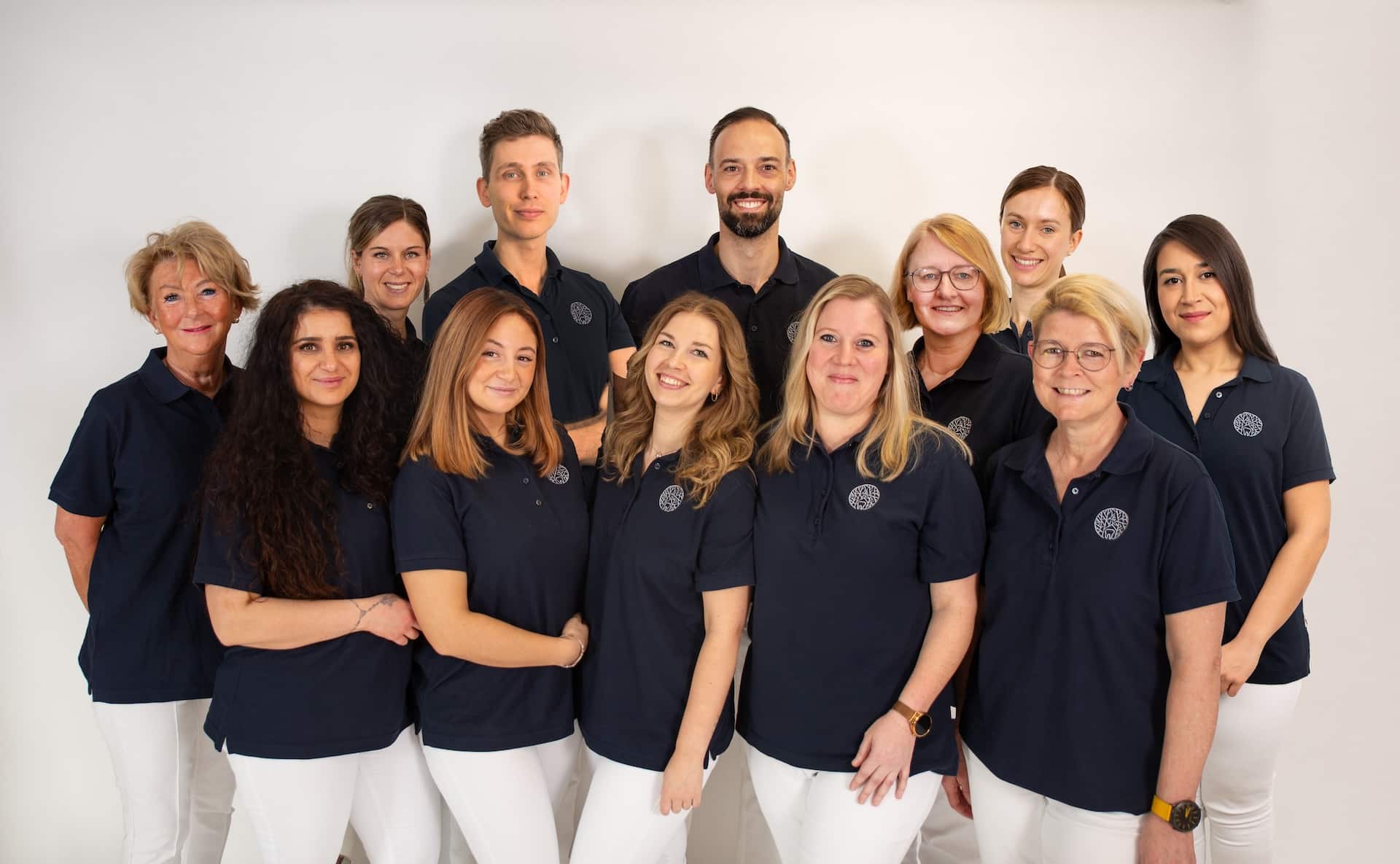 Dr. Morlock und das Praxisteam von Zahnkonform in Eutingen bei Pforzheim
