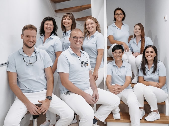 Zahnkonform Dr. Walker und Kollegen Entringen Praxisteam nah